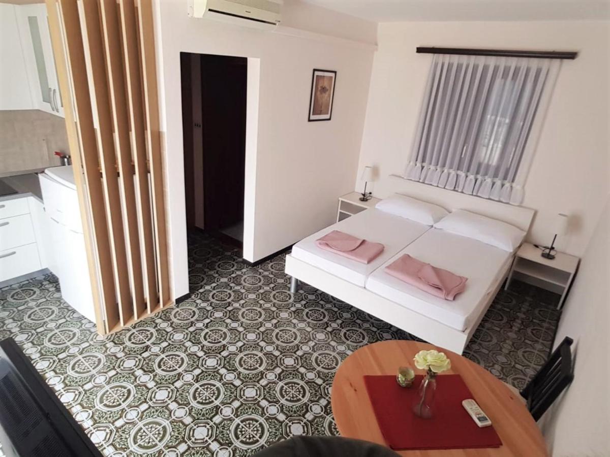 Apartments Marta Rogoznica  Ngoại thất bức ảnh