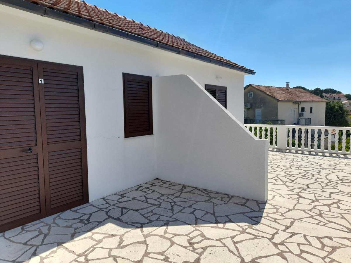 Apartments Marta Rogoznica  Ngoại thất bức ảnh