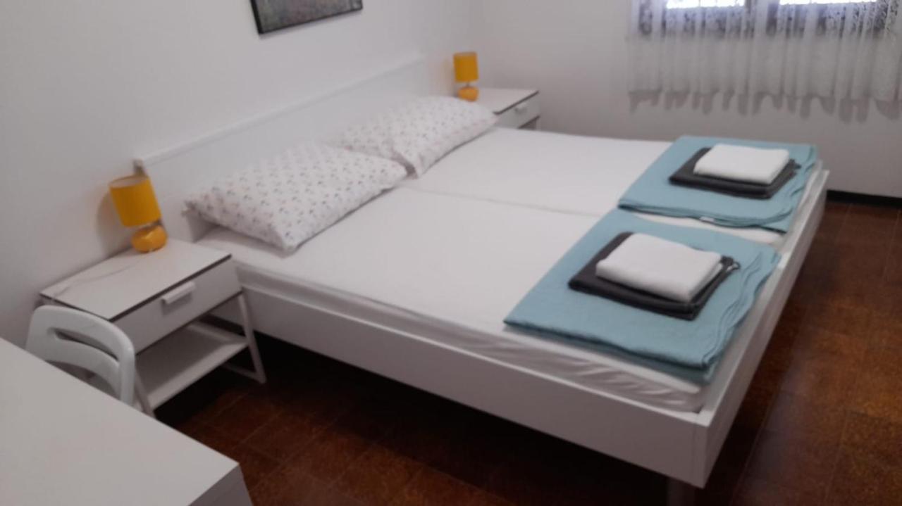 Apartments Marta Rogoznica  Ngoại thất bức ảnh